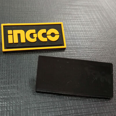 Eco-friendly Low Moq Garment T Shirt Fashion Brand Name Hats Bags Silicon Embossed Badges Sewing on Custom Patches 3d Soft Pvc L